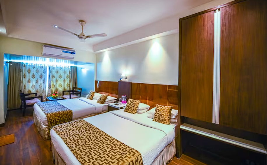 Family Sea View AC Room with 2 Queen Beds